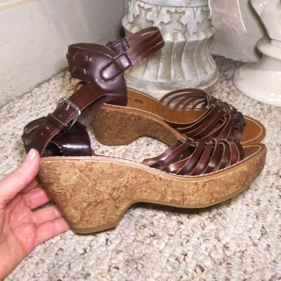 3/$18 American Eagle Brown Boho Faux Leather Espadrille Cork Platform Sandals - Picture 4 of 11
